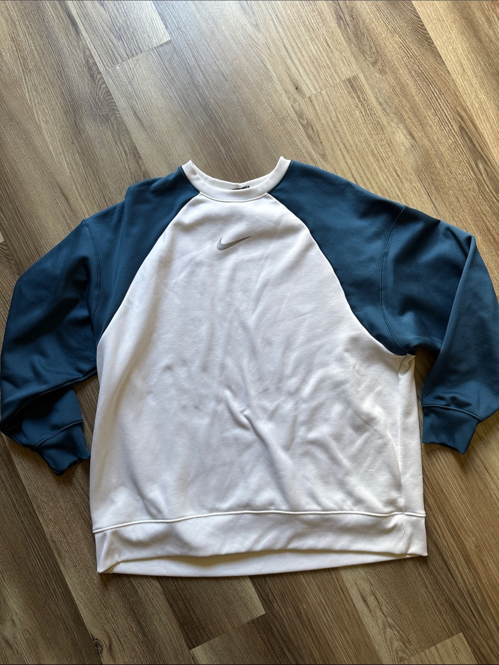 Nike Two-Tone Crewneck Sweatshirt - White & Teal Blue